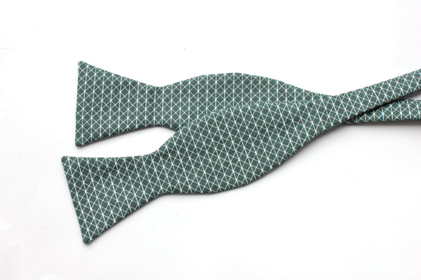 Green Triangle Pattern Bow Tie