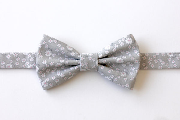 Grey Daisy Floral Bow Tie
