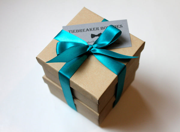Blue Plaid Bow Tie & Pocket Square Gift Set